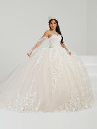 House of Wu Style 26070 - Ivory/Champagne