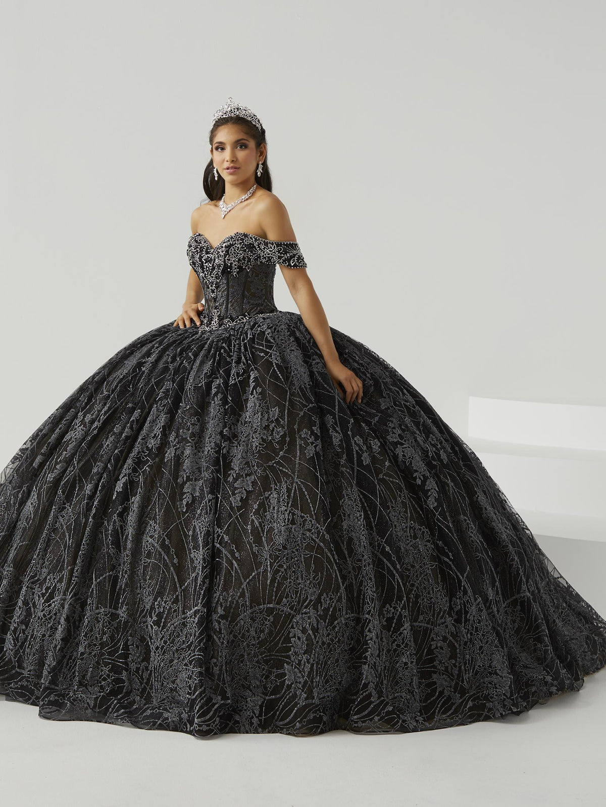 House of Wu Style 26014 - Black/Champagne