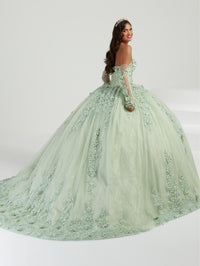 House of Wu Style 26070 - Ivory/Champagne