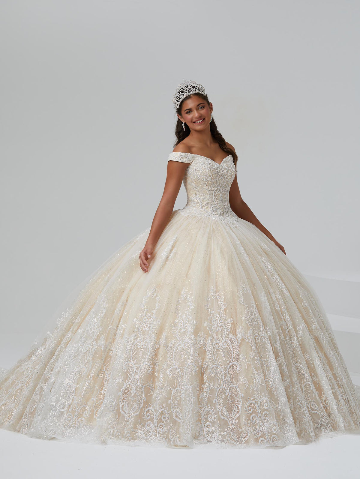 House of Wu Style 26980 - Ivory/Champagne