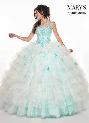 MQ2071 La Reina by Rachel Allan
