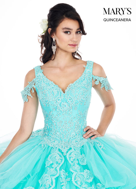 MQ2051 La Reina by Rachel Allan