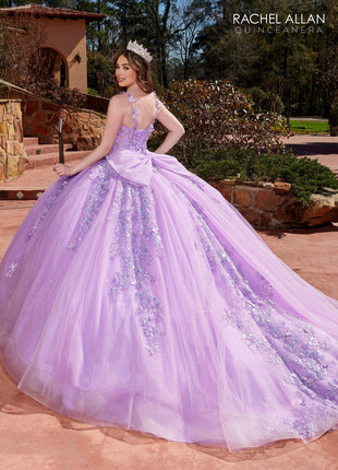 RQ2172 La Reina by Rachel Allan