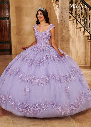 MQ2145 La Reina by Rachel Allan