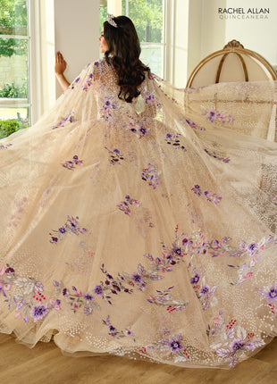 RQ2185 La Reina by Rachel Allan