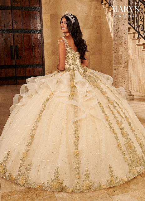 MQ2143  La Reina by Rachel Allan