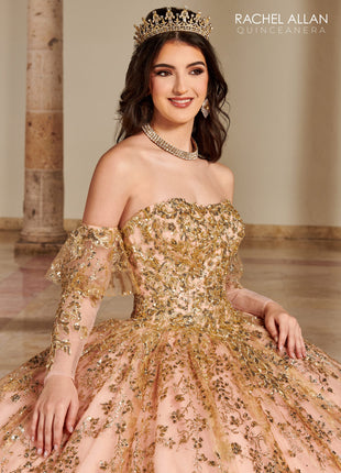 RQ2176 La Reina by Rachel Allan