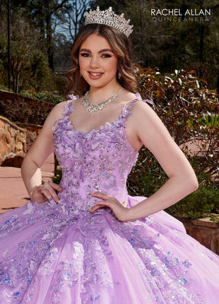 RQ2172 La Reina by Rachel Allan