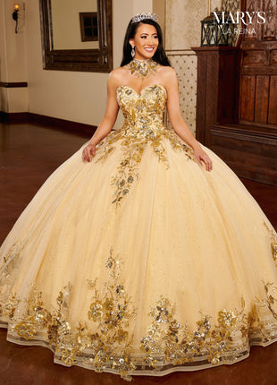 MQ2158 La Reina by Rachel Allan