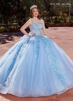 RQ2172 La Reina by Rachel Allan