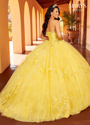 MQ2157 La Reina by Rachel Allan