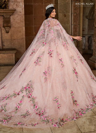 RQ2185 La Reina by Rachel Allan