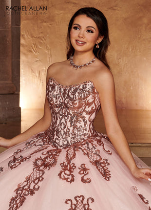 RQ2166 La Reina by Rachel Allan