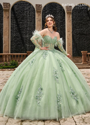 RQ2171 La Reina by Rachel Allan