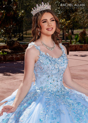 RQ2172 La Reina by Rachel Allan