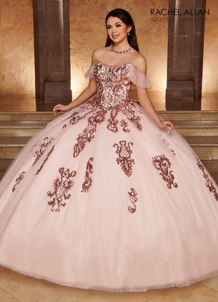 RQ2166 La Reina by Rachel Allan