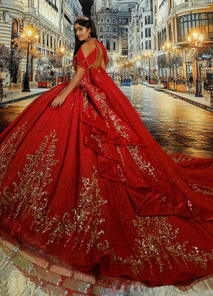 Double-Tier Sweetheart Neckline Gown w/ Halter Cape